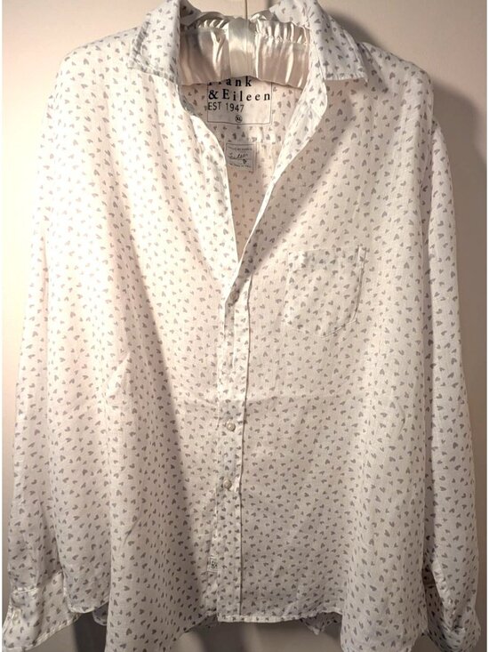 Frank & Eileen Tops - Frank & Eileen 100% Italian Linen Eileen Shirt, Gray Hearts, Women XL